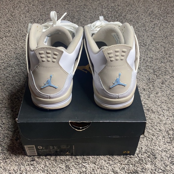 Jordan 4 Sand (2017) - 9Y (9M) - Picture 4 of 8